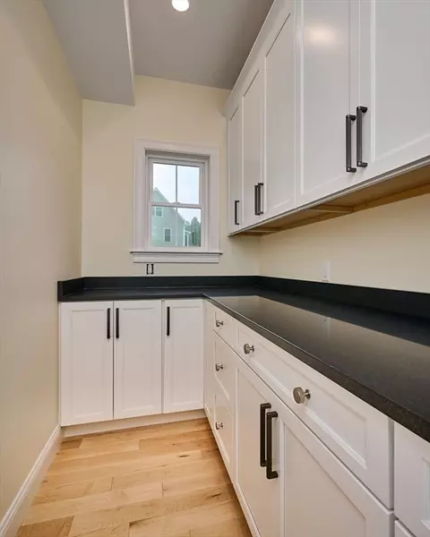230 Hendrick, Easthampton, MA 01027 photo 8