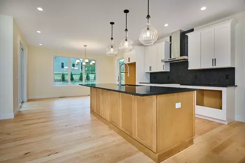 230 Hendrick, Easthampton, MA 01027 photo 6