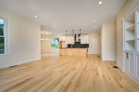 230 Hendrick, Easthampton, MA 01027 photo 9