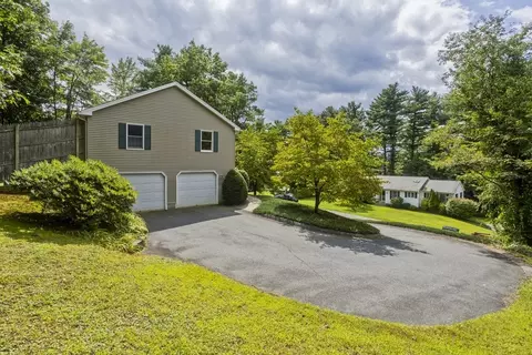 17 Westview Ter, Easthampton, MA 01027 photo 3