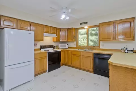 17 Westview Ter, Easthampton, MA 01027 photo 5