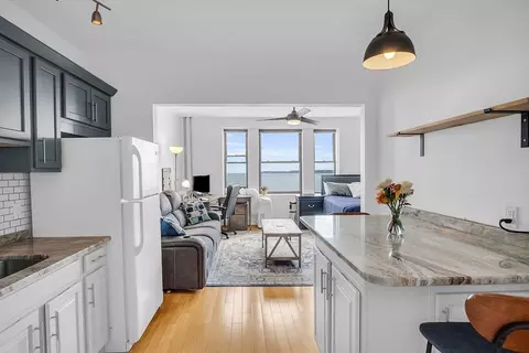 285 Lynn Shore Dr #607, Lynn, MA 01902