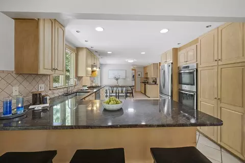 12 Colonial Ln, Canton, MA 02021 photo 17