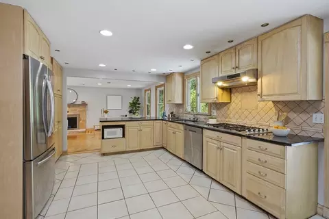 12 Colonial Ln, Canton, MA 02021 photo 16