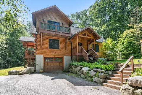 138 Chocolog Rd, Uxbridge, MA 01569
