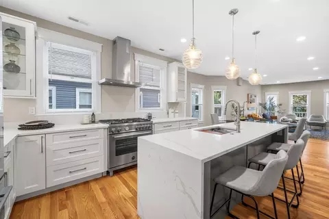 35-37 Teele Ave #2, Somerville, MA 02144