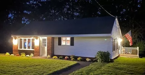 8 Westminster Rd, Merrimac, MA 01860
