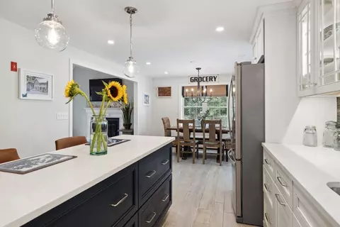 37 Quashnet Rd, Mashpee, MA 02649 photo 5
