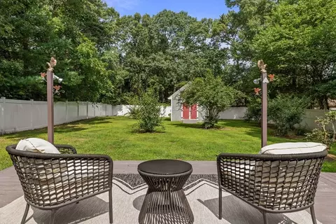 37 Quashnet Rd, Mashpee, MA 02649 photo 3