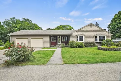 8 Gould St, Millbury, MA 01527