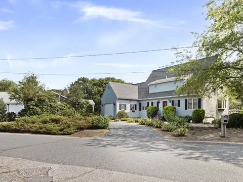 47 Lakeside Dr E, Barnstable, MA 02632 photo 3