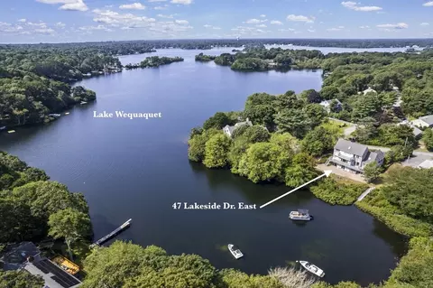 47 Lakeside Dr E, Barnstable, MA 02632