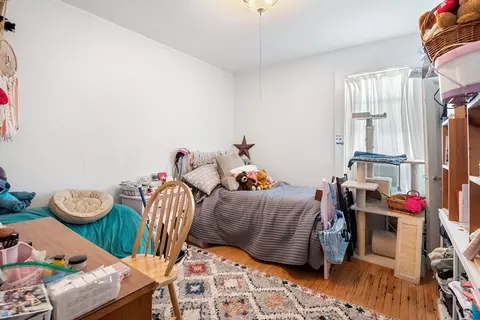 Bedroom - 7 Oak St, Gloucester, MA 01930 photo 6 of 10