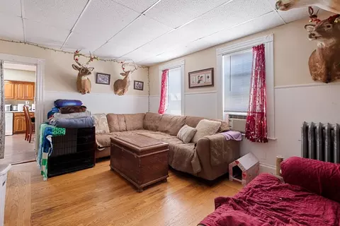 Living - 7 Oak St, Gloucester, MA 01930 photo 1 of 2