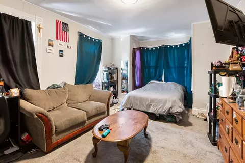 Bedroom - 7 Oak St, Gloucester, MA 01930 photo 4 of 10