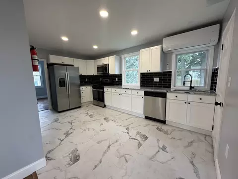 127 Barnaby St, Fall River, MA 02720 photo 12