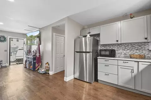 Entry Way - 670 Walnut St, Fall River, MA 02720 photo 1 of 4
