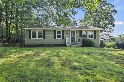 322 High St, Uxbridge, MA 01569