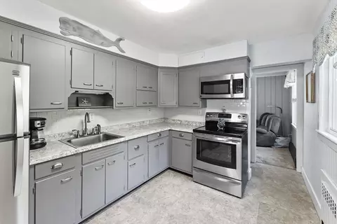 6 Perry Ave, Bourne, MA 02532 photo 5