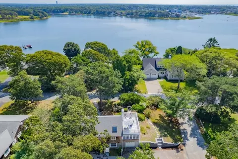 9 River Dr, Yarmouth, MA 02664