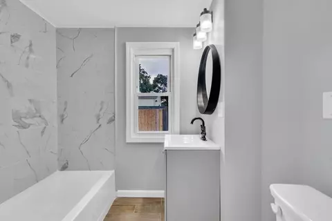 Bath - 43 Lang St, Springfield, MA 01104 photo 1 of 5