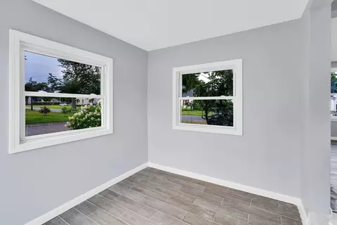 Entry Way - 43 Lang St, Springfield, MA 01104 photo 2 of 3