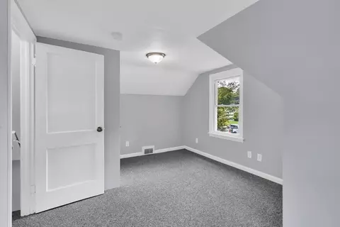 Bedroom - 43 Lang St, Springfield, MA 01104 photo 4 of 7