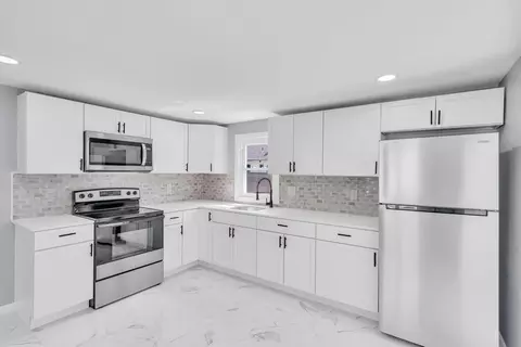 Kitchen - 43 Lang St, Springfield, MA 01104 photo 1 of 3
