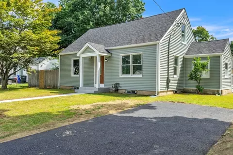 Exterior - 43 Lang St, Springfield, MA 01104 photo 2 of 7