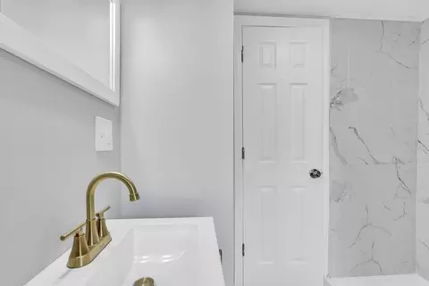 Bath - 43 Lang St, Springfield, MA 01104 photo 5 of 5