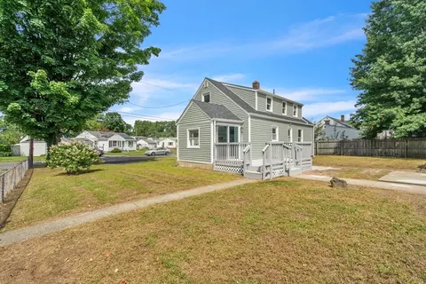 Exterior - 43 Lang St, Springfield, MA 01104 photo 4 of 7