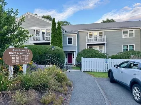 48 Evergreen Rd #313, Leeds, MA 01053