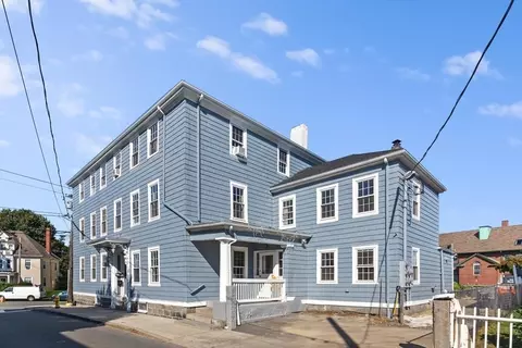 40 Middle St #3B, Gloucester, MA 01930
