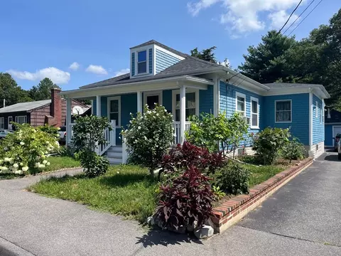 31 Vaillancourt St, Taunton, MA 02780