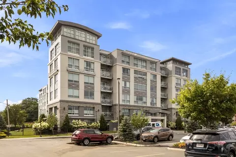 201 Elliott St #408, Beverly, MA 01915
