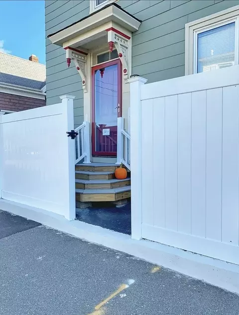 141 Park St, Beverly, MA 01915 photo 4
