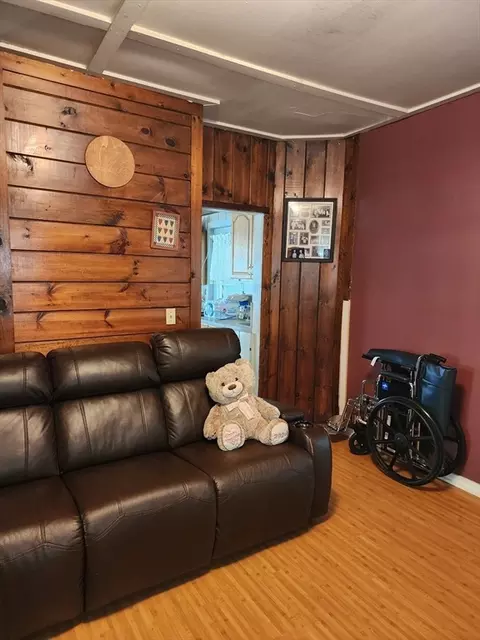 17 Forest St, Springfield, MA 01108 photo 6