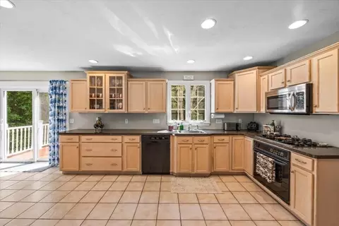 60 Cals Ct, Raynham, MA 02767 photo 15