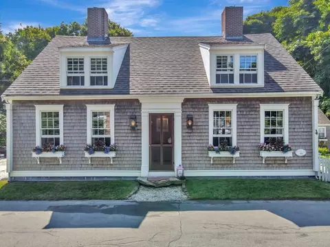 4 Harbor St, Sandwich, MA 02563