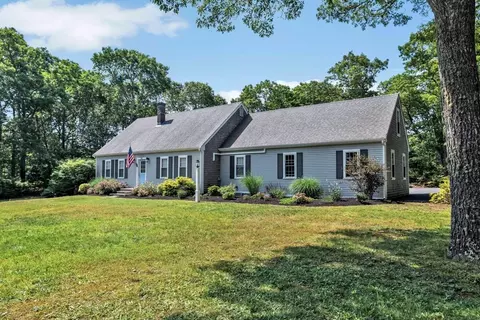30 Bay Pne, Harwich, MA 02645