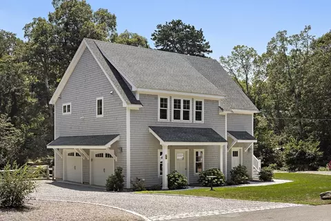 22 Briarwood Ln, Tisbury, MA 02568