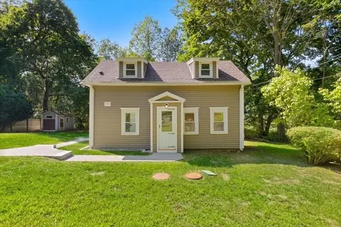 990 Bay Rd, Hamilton, MA 01982