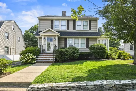 1316 Quincy Shore Dr, Quincy, MA 02169