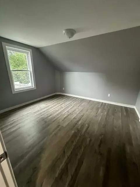 Bedroom - 21 Pine St, Easthampton, MA 01027 photo 3 of 6