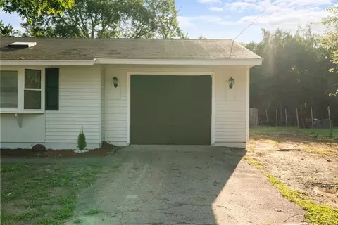 21 Camardo Dr, Wareham, MA 02571 photo 4