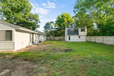 21 Camardo Dr, Wareham, MA 02571 photo 5