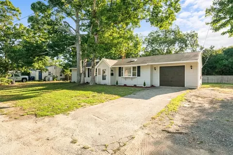 21 Camardo Dr, Wareham, MA 02571 photo 2