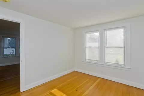 265 Ambrose St, Springfield, MA 01109 photo 8