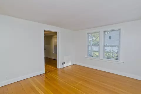 265 Ambrose St, Springfield, MA 01109 photo 13