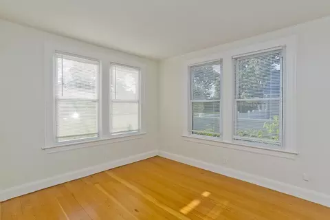 265 Ambrose St, Springfield, MA 01109 photo 6
